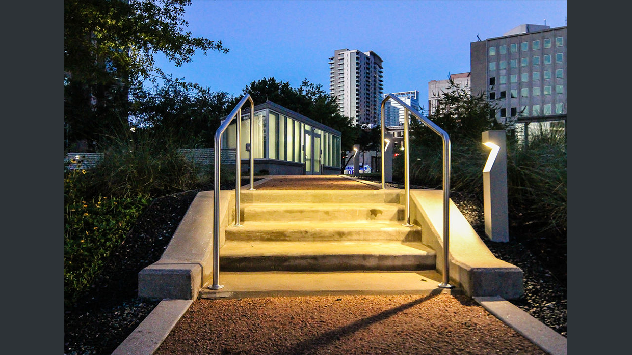 el franco lee service plaza